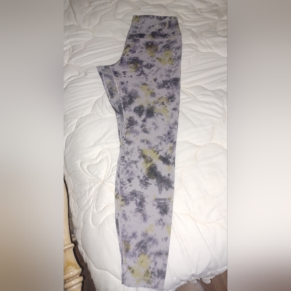 Lululemon size 14 align high rise 28" - Picture 4 of 9